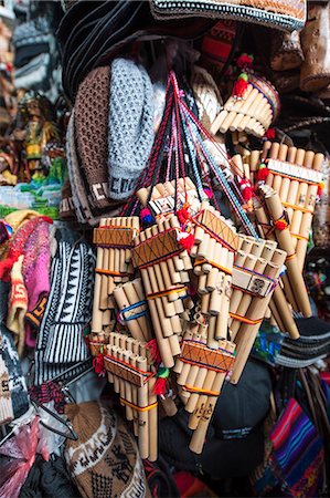 Andean flutes Local market Cusco, Peru, South America Foto de stock - Con derechos protegidos, Código: 841-07082866