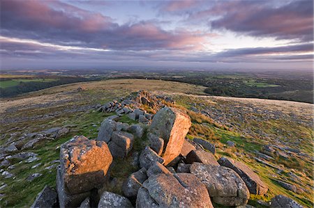 simsearch:841-02915254,k - Early morning sunlight lights up the granite rocks of Belstone Tor, Dartmoor National Park, Devon, England, United Kingdom, Europe Photographie de stock - Rights-Managed, Code: 841-07082900