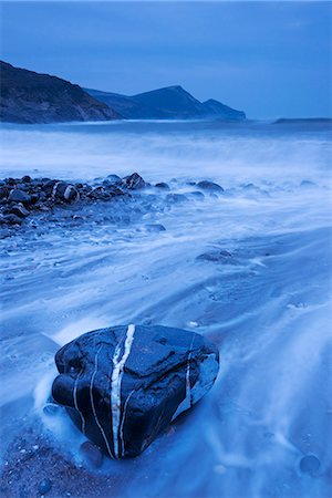 simsearch:841-07082978,k - Atlantic waves crash against the shores of Crackington Haven on a stormy winter day, Cornwall, England, United Kingdom, Europe Foto de stock - Direito Controlado, Número: 841-07082981