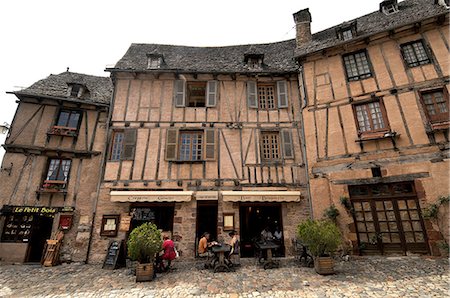 Village of Conques, Aveyron, Midi-Pyrenees, France, Europe Foto de stock - Con derechos protegidos, Código: 841-07083222