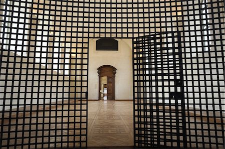 Benedictine nuns used to attend Mass behind an iron gate in Val-de-Grace church, Paris, France, Europe Photographie de stock - Rights-Managed, Code: 841-07083266