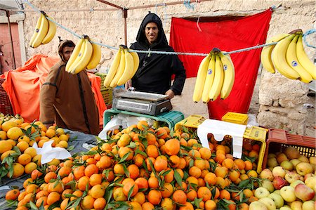 douz - Fruit stall at Douz weekly market, Kebili, Tunisia, North Africa, Africa Stock Photo - Rights-Managed, Code: 841-07083349