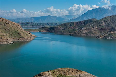 Darbandikhan artificial lake on the border of Iran, Iraq Kurdistan, Iraq, Middle East Stock Photo - Rights-Managed, Code: 841-07083377