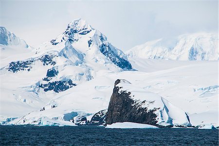 Glacier and icebergs in Cierva Cove, Antarctica, Polar Regions Photographie de stock - Rights-Managed, Code: 841-07083538