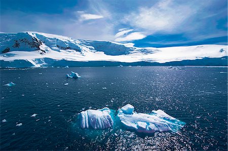 Floating, icebergs, Mikkelson Island, Antarctica, Polar Regions Photographie de stock - Rights-Managed, Code: 841-07083581