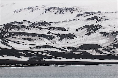 simsearch:841-07080939,k - Old abandoned whaling station, Deception Island, South Shetland Islands, Antarctica, Polar Regions Photographie de stock - Rights-Managed, Code: 841-07083600