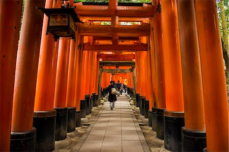 The Endless Red Gates of Kyoto's Fushimi Inari shrine, Kyoto, Japan, Asia Foto de stock - Con derechos protegidos, Código: 841-07083691