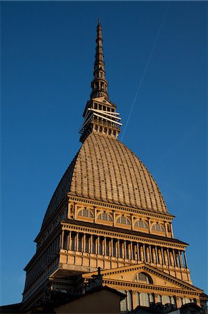 The Mole Antonelliana, 167 meters high, now housing the Museo Nazionale del Cinema, a major landmark building in Turin, Piedmont, Italy, Europe Photographie de stock - Rights-Managed, Code: 841-07083761