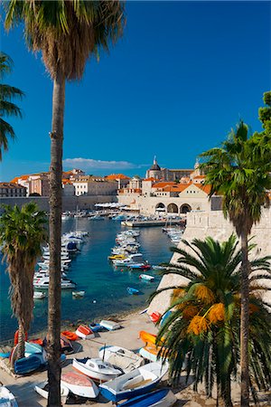 dubrovnik - Old Harbour and Town (Stari Grad), UNESCO World Heritage Site, Dubrovnik, Dalmatia, Croatia, Europe Fotografie stock - Rights-Managed, Codice: 841-07083805