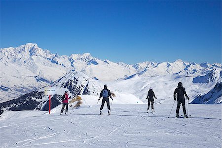 simsearch:841-07082134,k - Skiers on the piste to Plagne Centre, La Plagne, French Alps, France, Europe Stock Photo - Rights-Managed, Code: 841-07083837