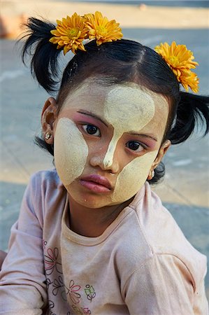 facial decoration - Young Burmese girl, Bagan (Pagan), Myanmar (Burma), Asia Stock Photo - Rights-Managed, Code: 841-07083849