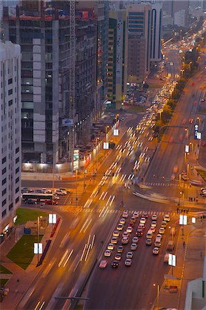 Rashid Bin Saeed Al Maktoum Street at dusk, Abu Dhabi, United Arab Emirates, Middle East Stockbilder - Lizenzpflichtiges, Bildnummer: 841-07083908