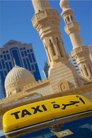 Taxi and Mosque, Abu Dhabi, United Arab Emirates, Middle East Stockbilder - Lizenzpflichtiges, Bildnummer: 841-07083952
