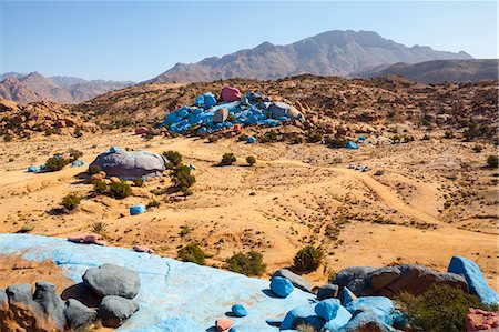 Painted Rocks, work of the Belgian Artist Jean Veran, Aguerd Oudad, Tafraoute, Anti Atlas, Morocco, North Africa, Africa Fotografie stock - Rights-Managed, Codice: 841-07204427