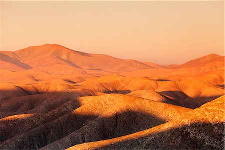 fuerteventura - Mountain landscape at sunset, Mountains of Betancuria, Fuerteventura, Canary Islands, Spain, Europe Photographie de stock - Rights-Managed, Code: 841-07204572