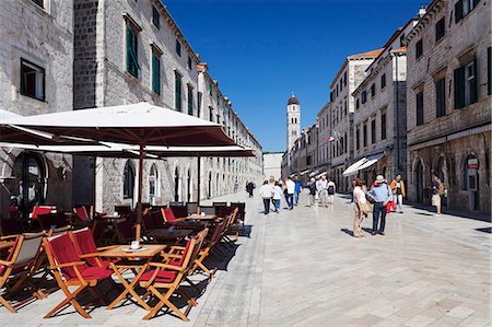 european outdoor cafe - Street cafe on the main road Placa Stradun, Old Town, UNESCO World Heritage Site, Dubrovnik, Dalmatia, Croatia, Europe Photographie de stock - Rights-Managed, Code: 841-07204623