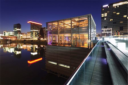 Cocktail bar Cubana, Hyatt Hotel and Colorium building, Media Harbour (Medienhafen), Dusseldorf, North Rhine Westphalia, Germany, Europe Fotografie stock - Rights-Managed, Codice: 841-07204699