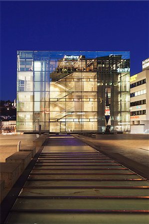 futuristic glass buildings - Kunstmuseum at Schlossplatz square, Stuttgart, Baden Wurttemberg, Germany, Europe Stock Photo - Rights-Managed, Code: 841-07204785