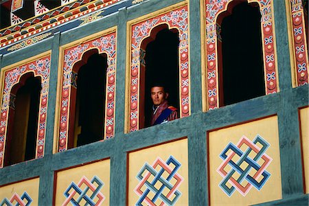 Man at Tashichho Dzong, the Government, Royal Palace and Religious Centre, Thimpu, Bhutan Foto de stock - Con derechos protegidos, Código: 841-07204855