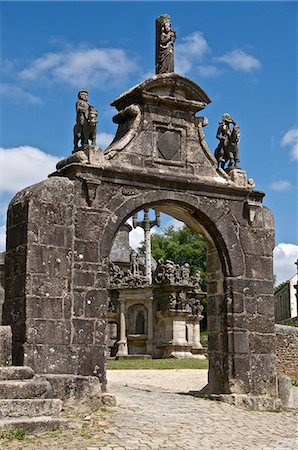 simsearch:841-07205193,k - Triumphal Arch dating from between 1581 and 1588, Guimiliau parish enclosure, Finistere, Brittany, France, Europe Stock Photo - Rights-Managed, Code: 841-07205192