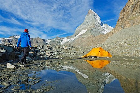 Camping at a lake near The Matterhorn, 4478m, Zermatt, Valais, Swiss Alps, Switzerland, Europe Foto de stock - Con derechos protegidos, Código: 841-07205226