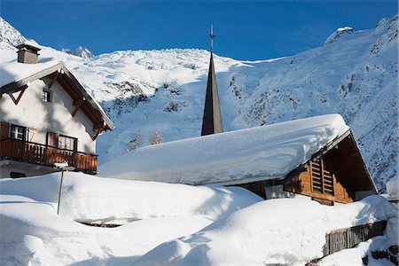 french alps lodges - Heavy snowfall in Le Tour, Chamonix Valley, Haute-Savoie, French Alps, France, Europe Stock Photo - Rights-Managed, Code: 841-07205309
