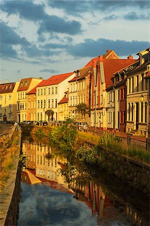 Evening scene in the old town of Wismar, Mecklenburg-Vorpommern, Germany, Baltic Sea, Europe Stock Photo - Rights-Managed, Code: 841-07205459