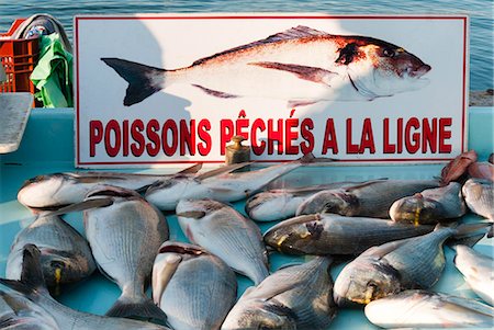 Sunday Fish Market at Vieux Port, Marseille, Bouches du Rhone, Provence-Alpes-Cote-d'Azur, France, Europe Photographie de stock - Rights-Managed, Code: 841-07205544