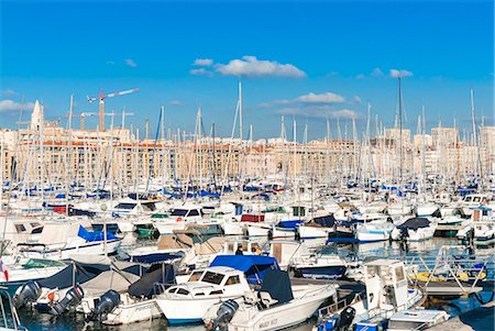 View across the Vieux Port, Marseille, Bouches-du-Rhone, Provence-Alpes-Cote-d'Azur, France, Mediterranean, Europe Photographie de stock - Rights-Managed, Code: 841-07205564