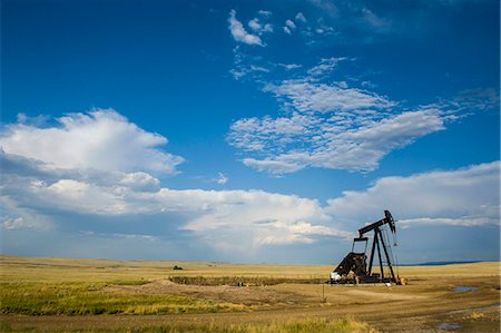 Oil rig in the savannah of Wyoming, United States of America, North America Foto de stock - Con derechos protegidos, Código: 841-07205972