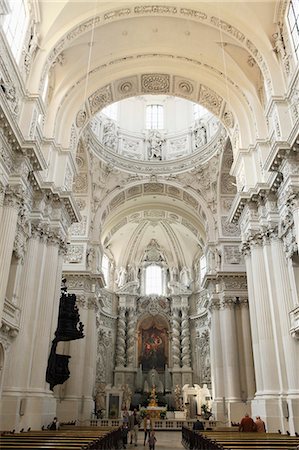 plafond - Late Baroque style altar, St. Kajetan Church (Theatinerkirche) (Theatiner Church), Odeonsplatz, Munich, Bavaria, Germany, Europe Photographie de stock - Rights-Managed, Code: 841-07206133