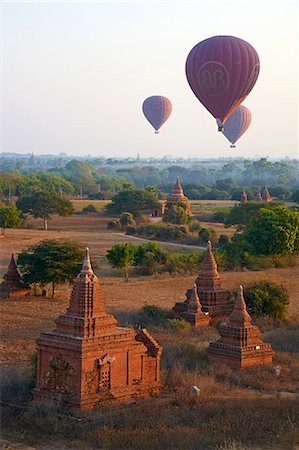 simsearch:841-07206213,k - Hot air balloons above Bagan (Pagan), Myanmar (Burma), Asia Stockbilder - Lizenzpflichtiges, Bildnummer: 841-07206218