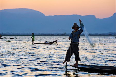 simsearch:841-03673156,k - Fisherman on Inle Lake, Shan State, Myanmar (Burma), Asia Stock Photo - Rights-Managed, Code: 841-07206243