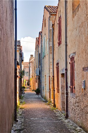 simsearch:841-07524069,k - The narrow streets of Monpazier, one of the Beaux Villages de France, Dordogne, France, Europe Stock Photo - Rights-Managed, Code: 841-07206486