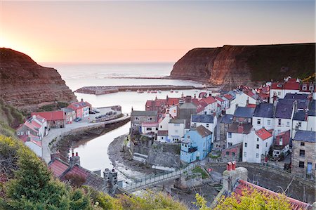 The fishing village of Staithes in the North York Moors, Yorkshire, England, United Kingdom, Europe Stock Photo - Rights-Managed, Code: 841-07206524