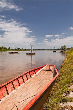 Traditional boats on the River Loire at Chaumont-sur-Loire, Loir-et-Cher, Centre, France, Europe Fotografie stock - Rights-Managed, Codice: 841-07206533