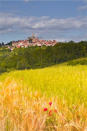 The Beaux Village de France of Vezelay in the Yonne area, Burgundy, France, Europe Foto de stock - Con derechos protegidos, Código: 841-07206542