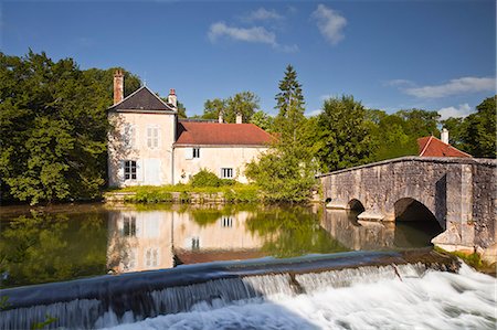 La Laignes river flowing through the village of Les Riceys, Aube, Champagne-Ardennes, France, Europe Stock Photo - Rights-Managed, Code: 841-07206586