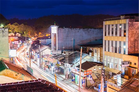 simsearch:841-07201393,k - Light trails on the streets of Kandy, Sri Lanka, Asia Photographie de stock - Rights-Managed, Code: 841-07201397