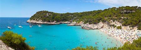 Elevated view over the idyllic beach of Cala Mitjana, Menorca, Balearic Islands, Spain, Mediterranean, Europe Foto de stock - Con derechos protegidos, Código: 841-07201497