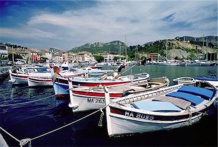 simsearch:841-07202093,k - Moored boats in Cassis, South of France Photographie de stock - Rights-Managed, Code: 841-07201684