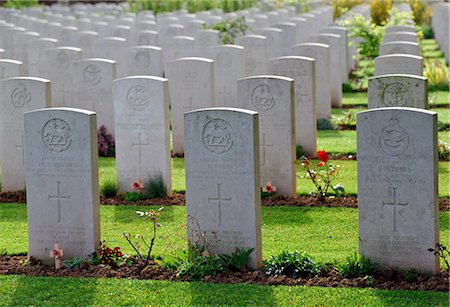 simsearch:614-06719568,k - British World War II graves, Commonwealth war cemetery, northern France Foto de stock - Direito Controlado, Número: 841-07201686