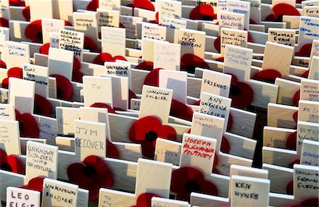 simsearch:841-07201683,k - The Field of Remembrance at St Margaret's Church in Westminster. Photographie de stock - Rights-Managed, Code: 841-07201682