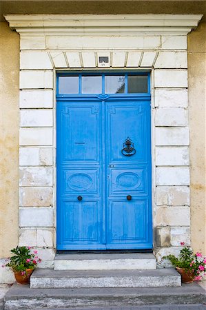 simsearch:841-07202047,k - Traditional double door, Ile De Re, France. Stockbilder - Lizenzpflichtiges, Bildnummer: 841-07201739