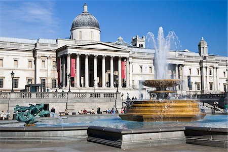 simsearch:841-07201826,k - Fountains in front of National Gallery in Trafalgar Square, London, United Kingdom Stock Photo - Rights-Managed, Code: 841-07201913