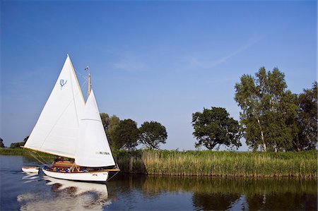 remorqueur (bateau) - Sailing boat on the Norfolk Broads, United Kingdom Foto de stock - Con derechos protegidos, Código: 841-07201989