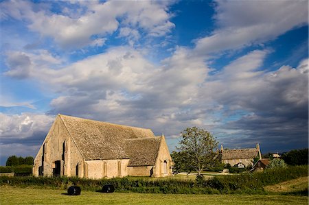 simsearch:841-07201683,k - Great Coxwell Barn, built 1300, owned by the National Trust, in The Cotswolds, Oxfordshire, UK Photographie de stock - Rights-Managed, Code: 841-07202054