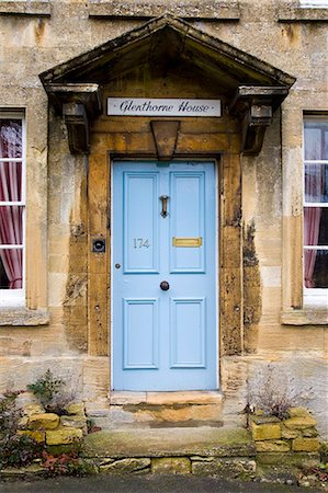 front door letter box - Exterior of a Cotswolds house called Glenthorne House, Burford, United Kingdom Stock Photo - Rights-Managed, Code: 841-07202076