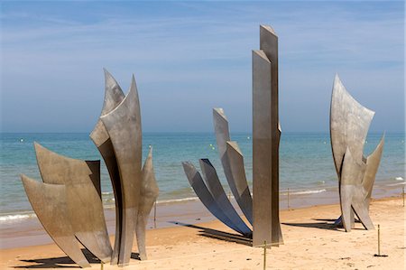 Sculpture Les Braves commemorating Allied soldiers who landed here on Omaha beach, D-Day 6th June 1944, Colleville-sur-Mer, Normandy, France, Europe Foto de stock - Con derechos protegidos, Código: 841-07202120