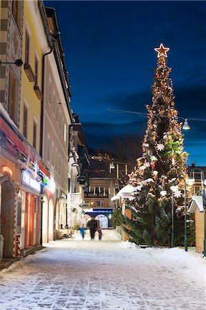 european town night - Christmas market, Haupt Square, Schladming, Steiermark, Austria, Europe Stock Photo - Rights-Managed, Code: 841-07202220